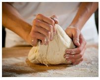 L'impasto per la pizza fatta in casa L'impasto per la pizza fatta in casa