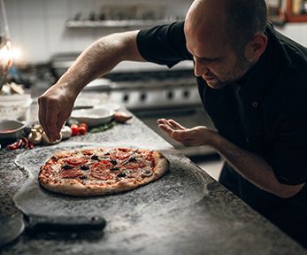 Impasto pizza a mano buono come in pizzeria