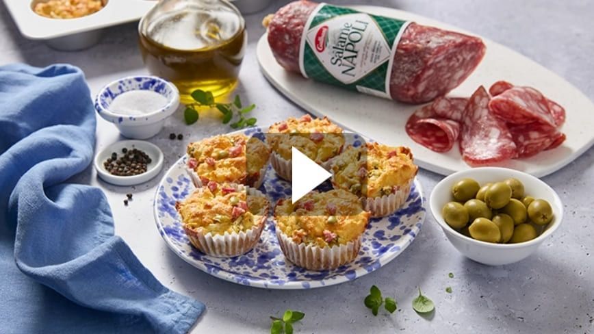 MINI MUFFIN CON SALAME NAPOLI GALBANI, OLIVE E PROVOLA AFFUMICATA