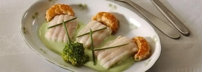 Riso soffiato per cani con crema di piselli, broccoli, platessa