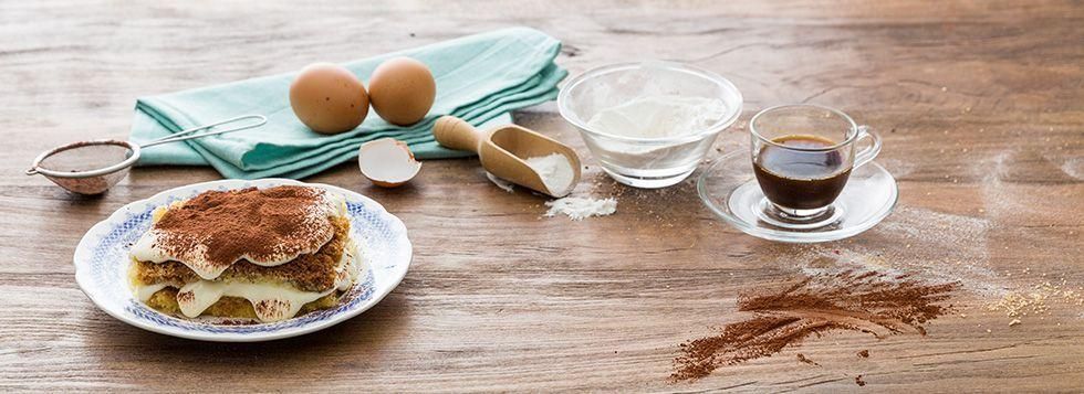 Tiramisù con Pan di Spagna Tiramisù con Pan di Spagna