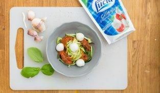 Spaghetti di zucchine crudiste con pesto - IL PROFUMO DELLA