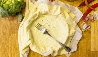 bucherellare con la forchetta la pasta sfoglia bucherellare con la forchetta la pasta sfoglia