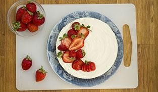 Cheesecake con Yogurt Greco: ricetta dolce sfiziosa con Fragole