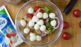 aggiungere le Ciliegie di Mozzarella Santa Lucia aggiungere le Ciliegie di Mozzarella Santa Lucia