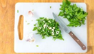 tritare il prezzemolo tritare il prezzemolo