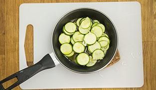 cuocere in padella le zucchine cuocere in padella le zucchine