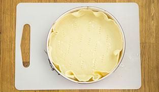 stendere la pasta sfoglia in una teglia stendere la pasta sfoglia in una teglia